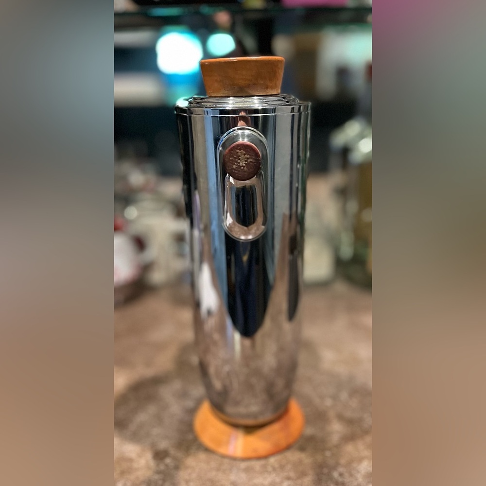 Manning Bowman art deco cocktail shaker - Picture 3 of 8